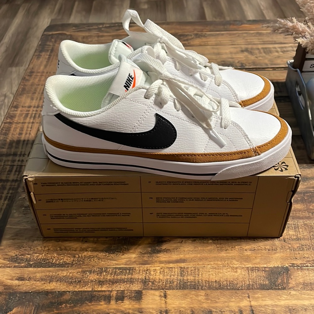 Wmns Nike Court Legacy NN